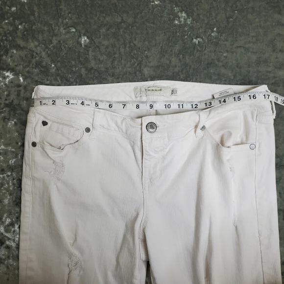 Torrid White Distressed Jeans - Picture 4 of 7